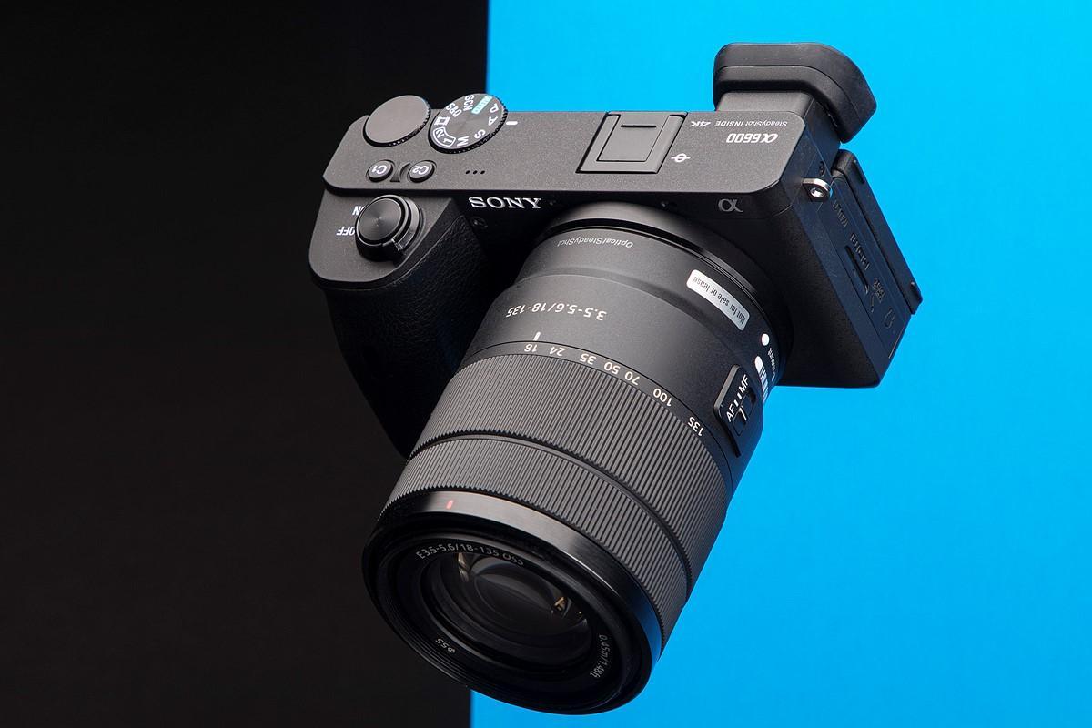 دوربین سونی A6600 همراه با لنز متصل